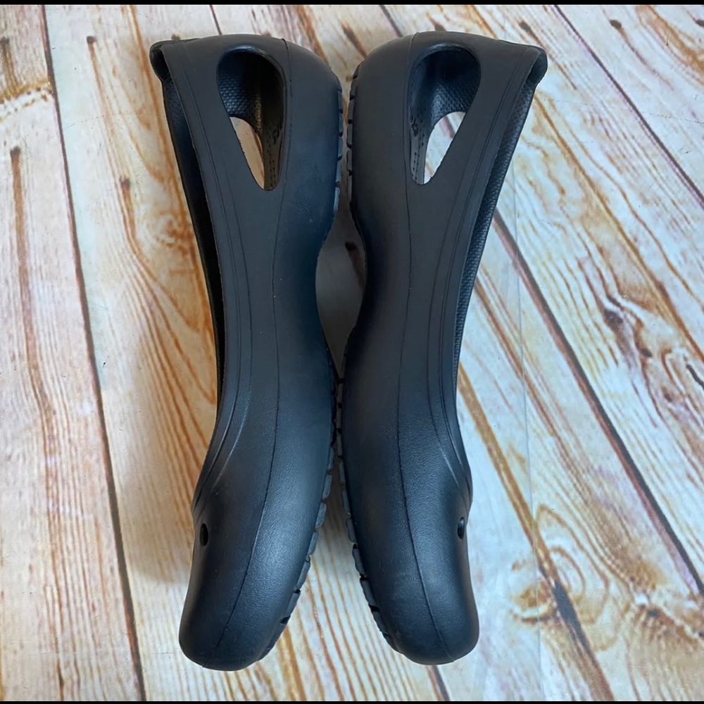 Women’s Crocs - Picture 3 of 5